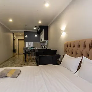 Golden Square 162 Апартаменты