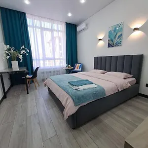 Warm With Shared Bathroom And Kitchen Near Mega Park Апартаменты